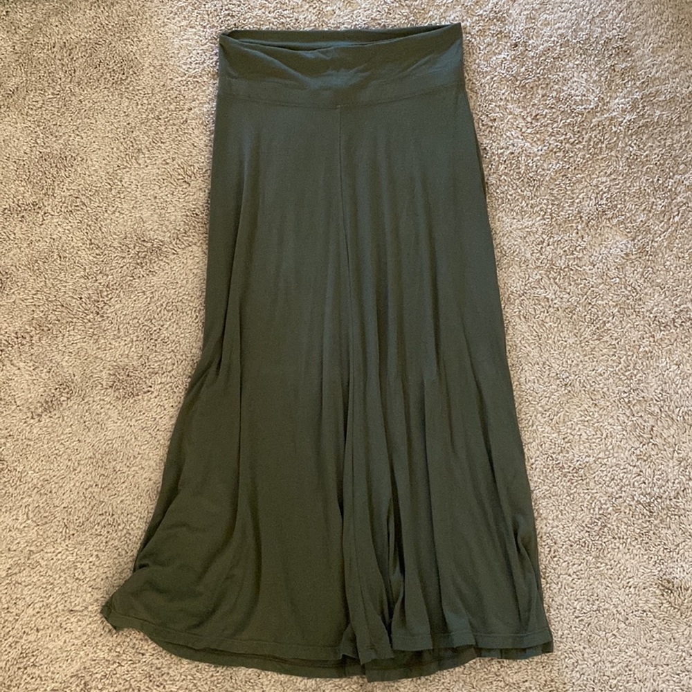 Nau long dark green skirt. Size XS.